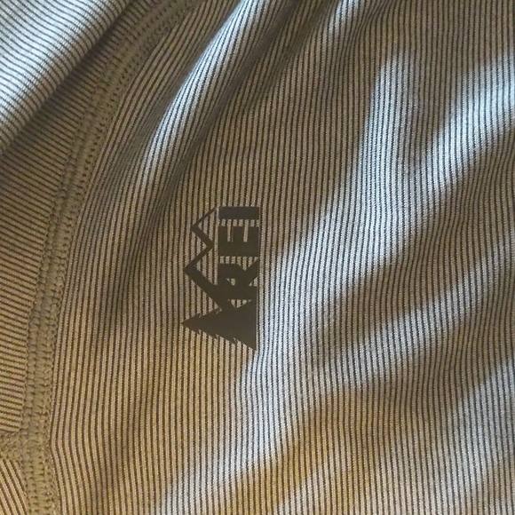 Rei long sleeve shirt - Picture 2 of 3